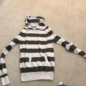 Active olive and tan sweater size medium